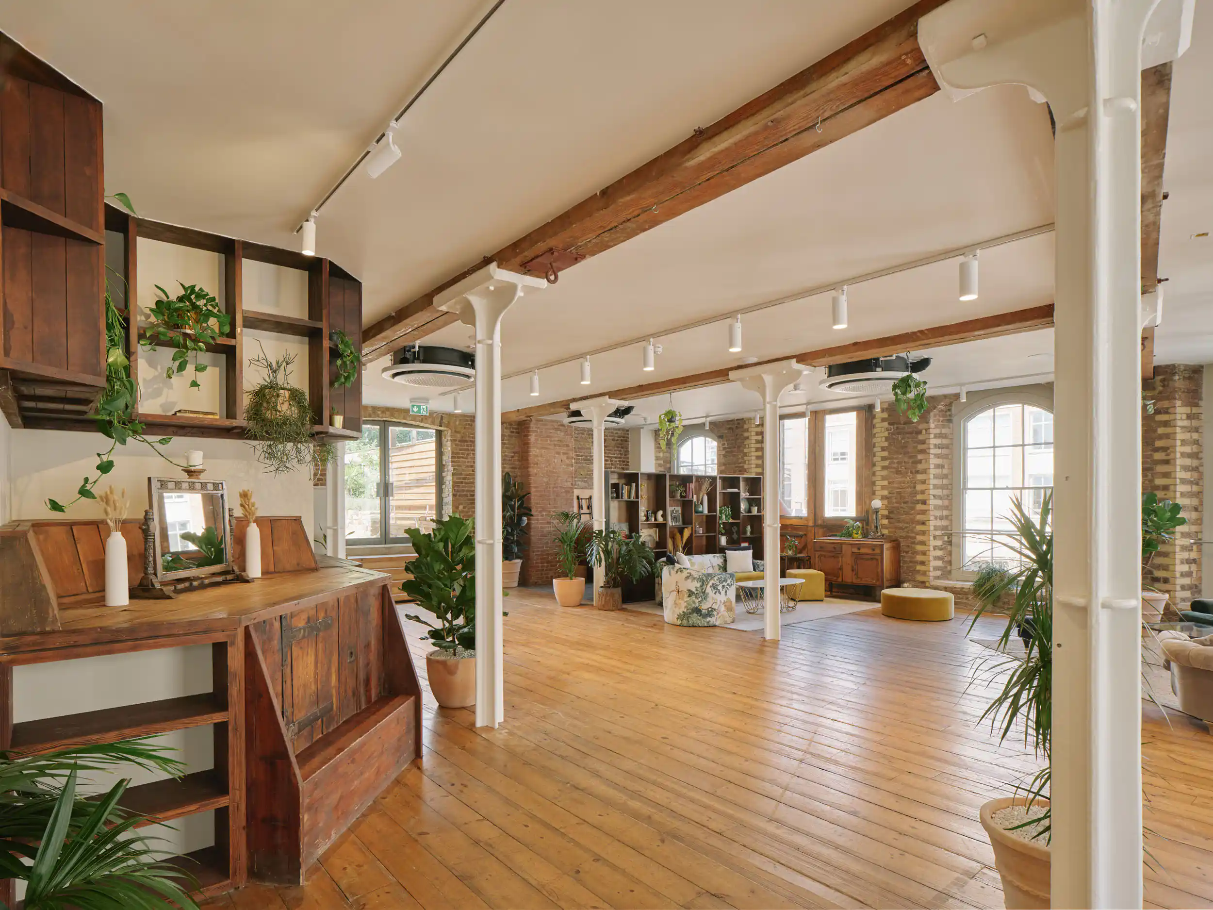 The Menier Lounge, Menier Lounge